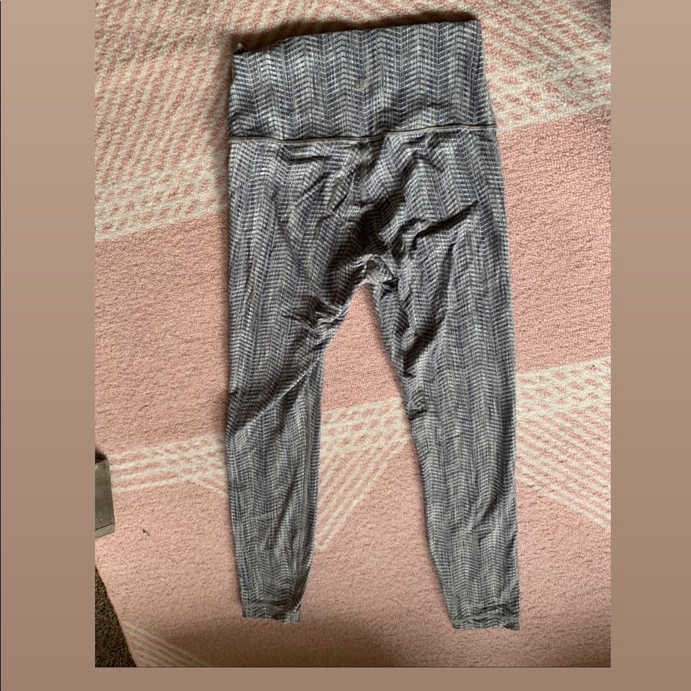 Grey with zig zag print lululemon leggings